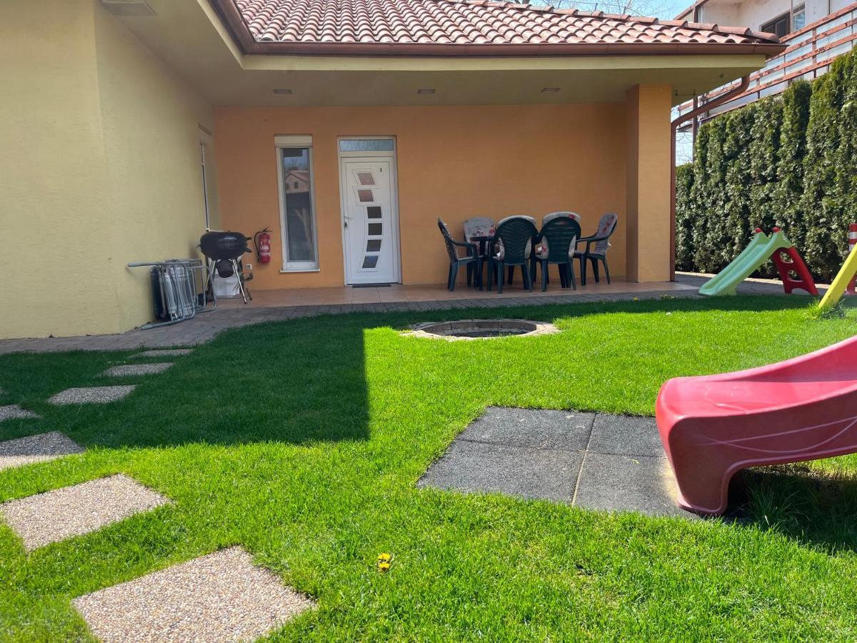 Villa Gracia Патинце Екстериор снимка