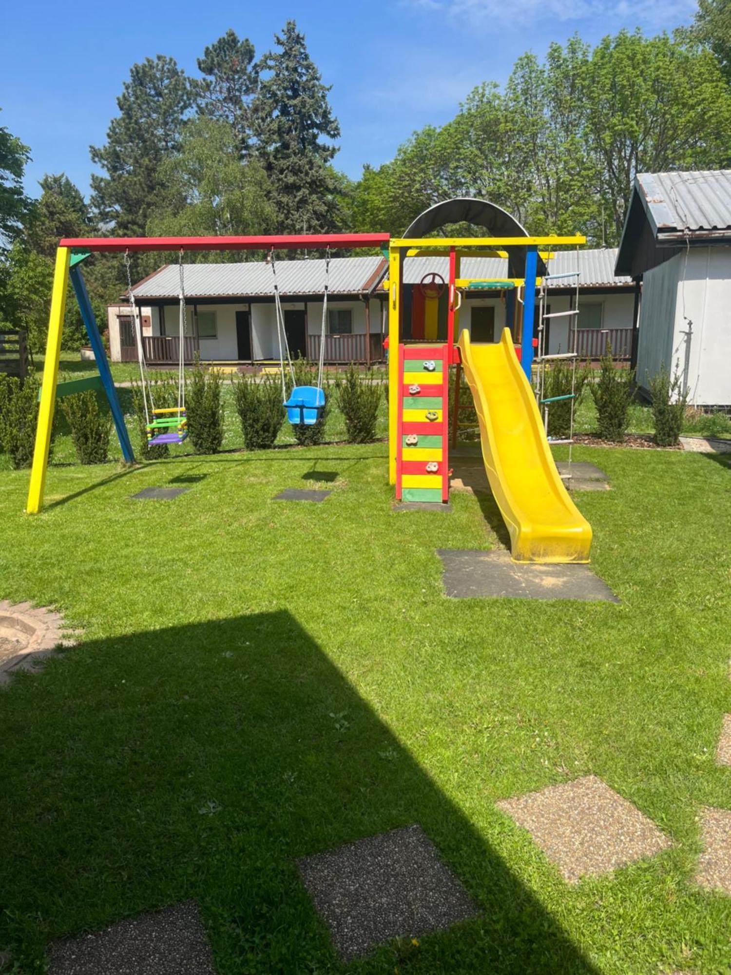 Villa Gracia Патинце Екстериор снимка