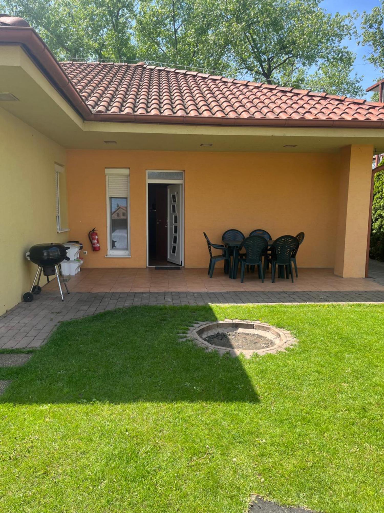 Villa Gracia Патинце Екстериор снимка