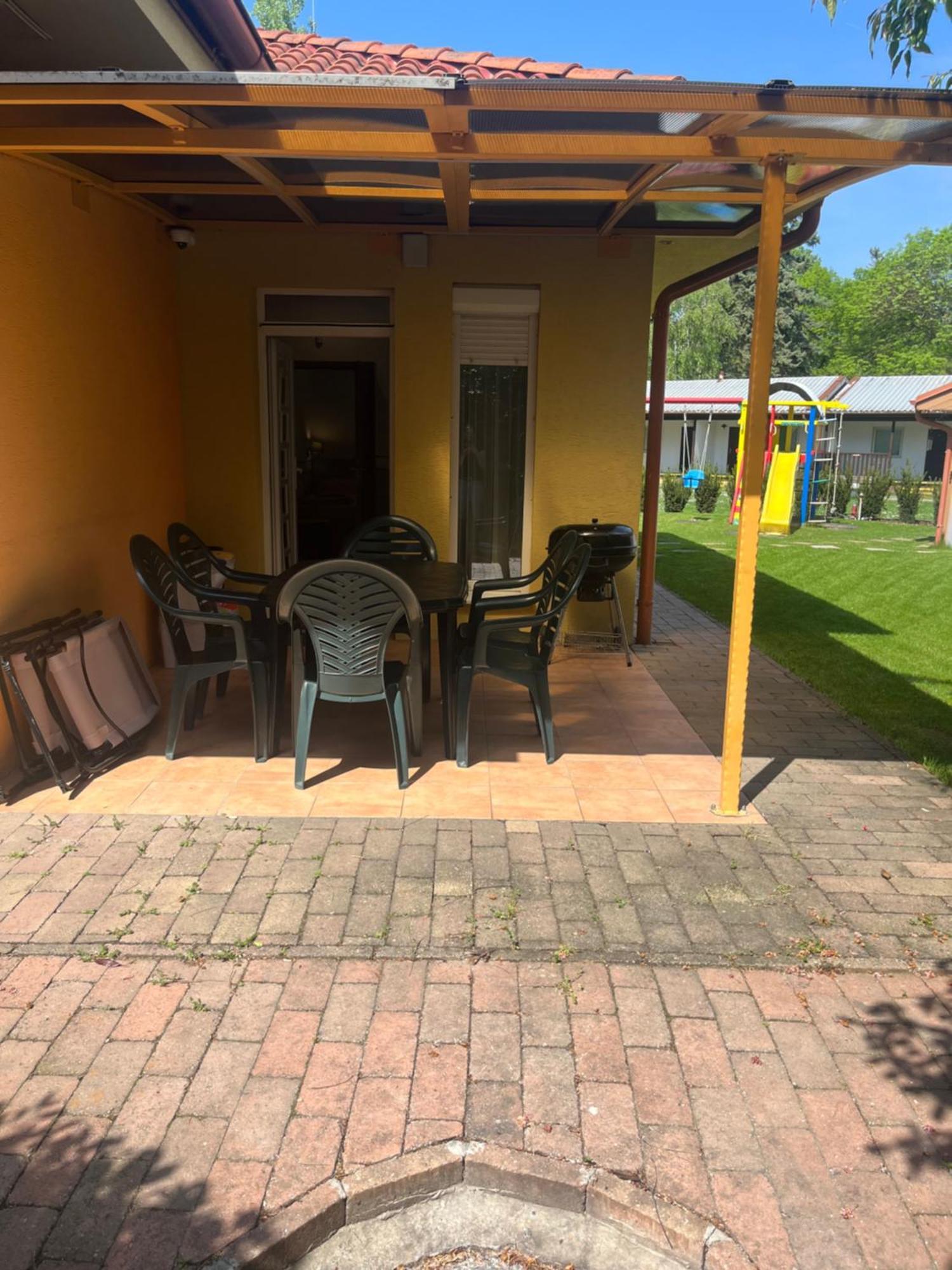Villa Gracia Патинце Екстериор снимка