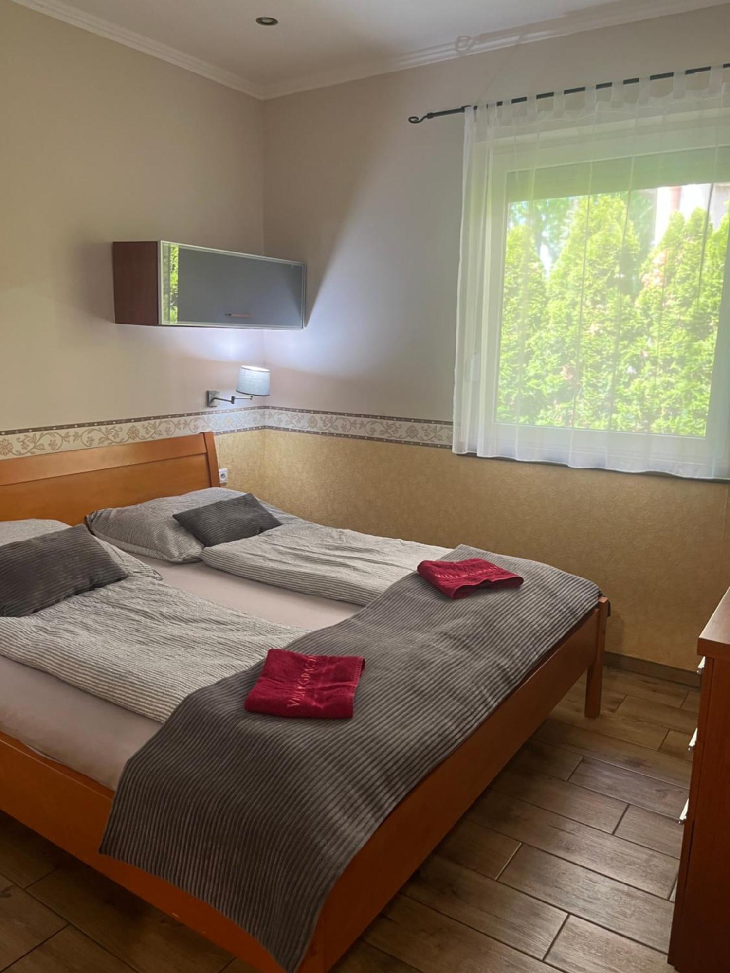 Villa Gracia Патинце Екстериор снимка