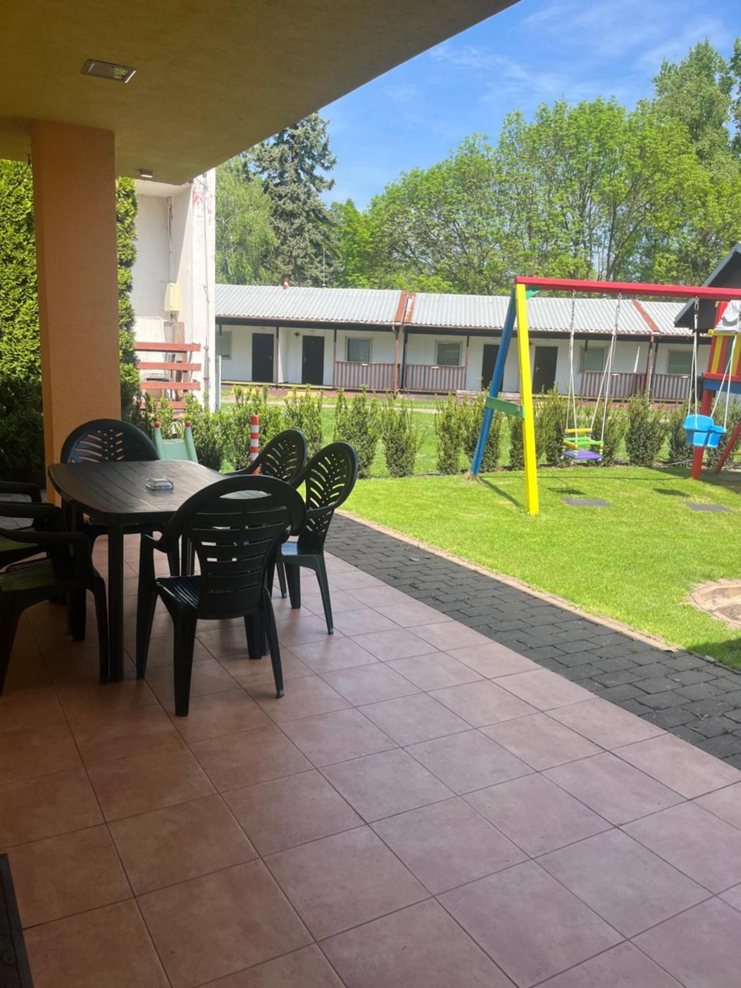 Villa Gracia Патинце Екстериор снимка