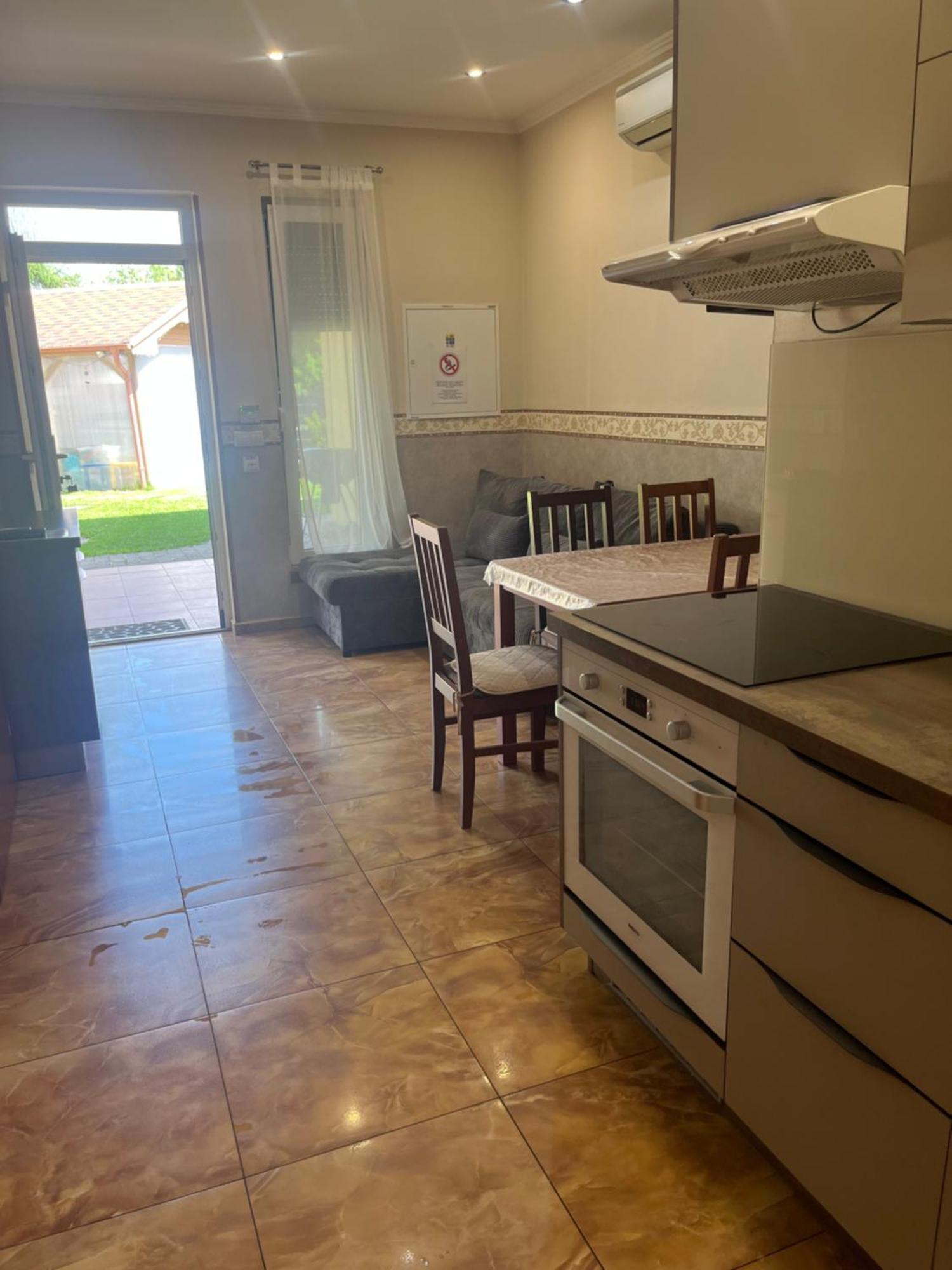 Villa Gracia Патинце Екстериор снимка
