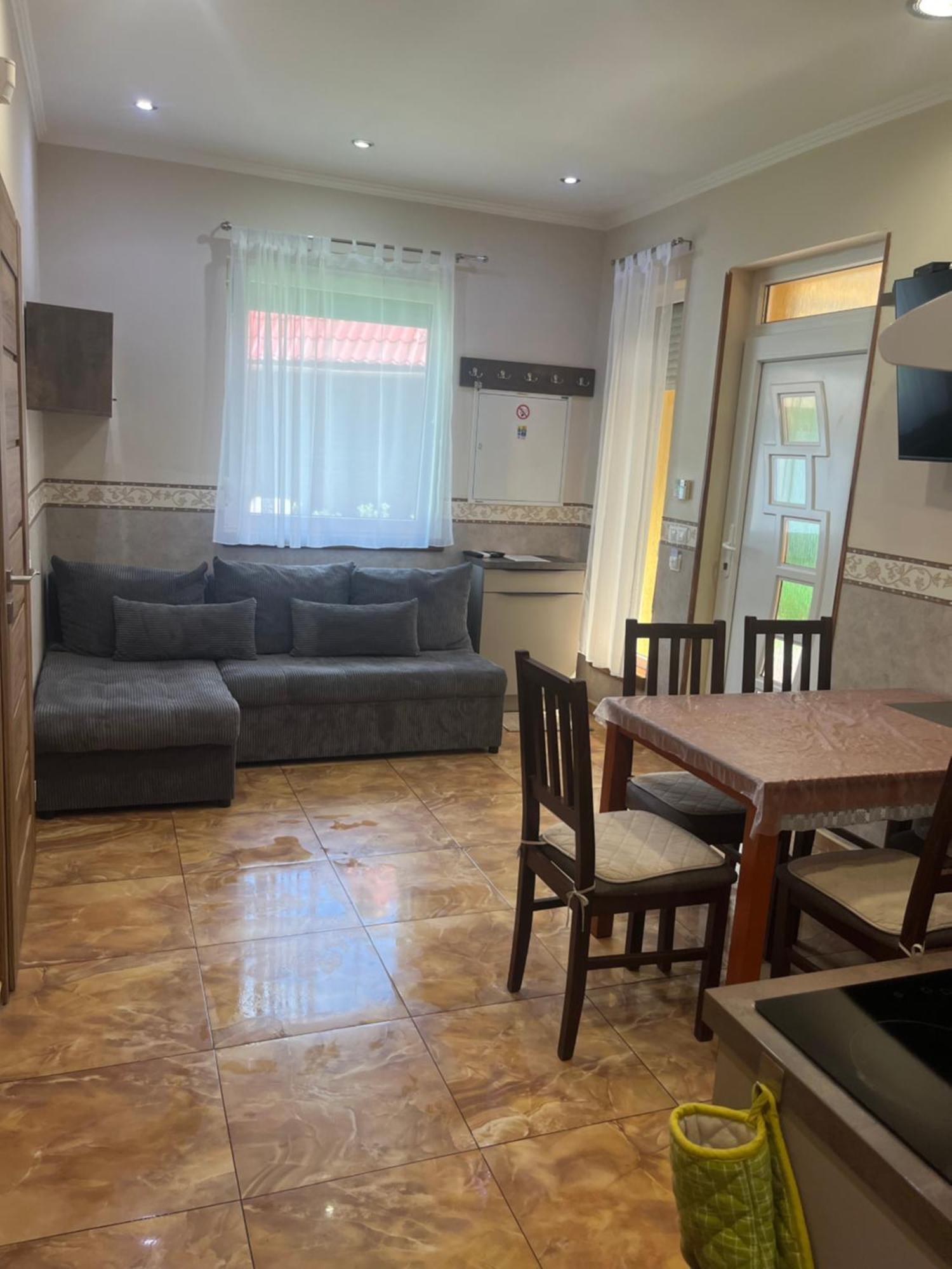 Villa Gracia Патинце Екстериор снимка